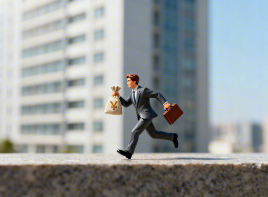 “智度系”前董事长在美涉嫌性侵，两大上市公司隐瞒不报？